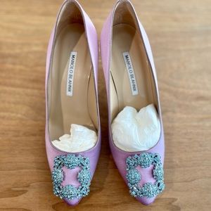 NWT Authentic Manolo Blahnik 70mm Hangisi Satin Pumps